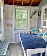 York Beach Cabin | York Beach Summer Breeze cottage (B) Pet friendly