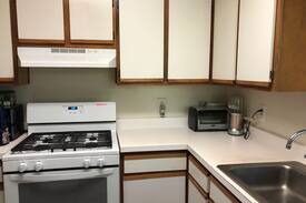 Manchester Apartment | Private, Quiet, Comfy, Clean Room