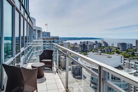 Downtown Vancouver Apartment | Stunning 2/Bed Sub-Penthouse in Heart of Downtown