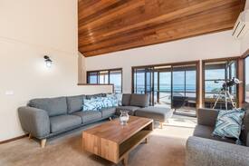 Swansea Heads House | Diamond House ⭐ Incredible Views - Swim Spa ⭐
