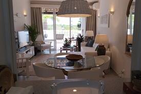 Lagoa Apartment | Three Palms Apartment