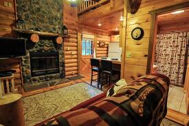 McHenry Cabin | Fernwood Cabin @ Deep Creek Lake