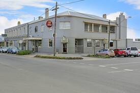 Terang Hotel | Wheatsheaf Hotel Room 1 - single bed