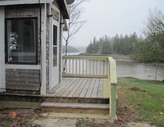 Harrington House | Hammond Family Cottage on Guard Point
