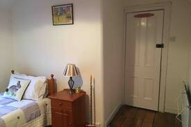 Rathmines House | Quiet single room in my home in Ranelagh. Fáilte.