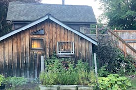 Wedgwood House | Willow Creek Cabin. Private Guesthouse.