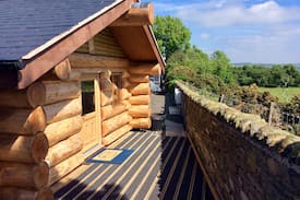 Llangollen Cabin | Canadian Log Cabin with Hot Tub