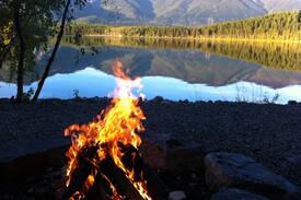 East Kootenay Cabin | Lakefront Cabin on Tie Lake Fall Special.