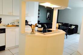 South Beach Apartment | Fantastic sea view 1 bedroom on the beach (SOBE)