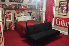 Marion Bed & Breakfast | Coke Room (The Haven on Vine B&B)