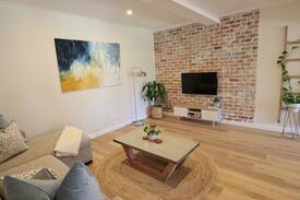 Hahndorf House | Blue Door B&B Hahndorf