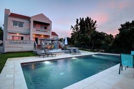 Pyrgos Psilonerou Villa | Villa Arcadia