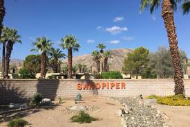 Palm Desert House | Modernist Sandpiper Condo on El Paseo