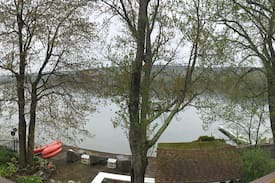 Hewitt Apartment | Alice's Lakeshore Bed and Breakfast