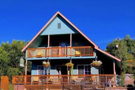 Pagosa Springs Cabin | Lewis & 4th Vacation Cottage