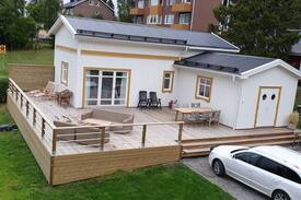 Lovholmen House | Gårdshus med sovloft och bastu nära centrala Piteå