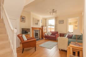 Whitstable House | Sea Holly Cottage by Whitstable Seaside