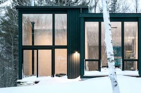 Cape Porpoise House | Green Camp | Modern Retreat Among The Pines