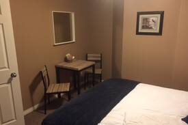 Innisfail House | Spacious, Immaculate Room, in Innisfail