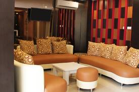 Gubeng Hotel | Luxpoint Hotel Baratajaya
