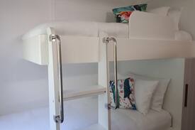 Great Mackerel Beach Cabin | Gumbuya
