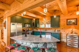 Carrabassett Valley Cabin | Cozy Lodge| Ski-in/Ski-Out | Bar | Sauna |