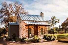 Fredericksburg Cabin | Double Deer Ranch- Paloma | Luxurious Cabin