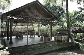Sleman House | Griyo Sabin: Bamboo Vacation Home