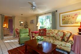 Laurel Park Apartment | Historic Downtown! Walk To It All! AAA Rated!