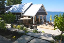 Prince Edward Cabin | Bay Vista Cottage in Prince Edward County
