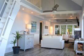 Prince Edward Cabin | Bay Vista Cottage in Prince Edward County