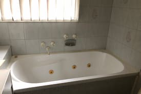 Glenroy House | Traveller’s casual stay in Glenroy