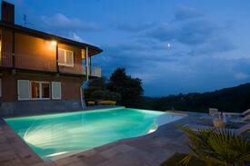 Revigliasco Villa | Villa Danda - Wide garden, sun and swimning pool