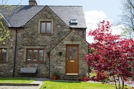 Ingleton Cabin | Acorn Cottage, Ingleton, Yorkshire Dales –parking