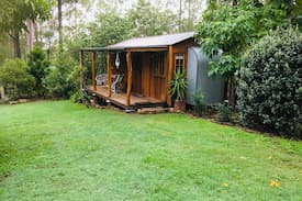 Anstead House | The Boho Hut (17km CBD) Rustic Luxury