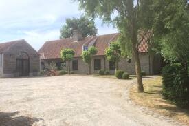 Oostkamp Other | Casa Leontine luxe suite nabij Brugge met parking