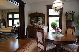 Tillsonburg House | Seven Gables Tillsonburg B & B