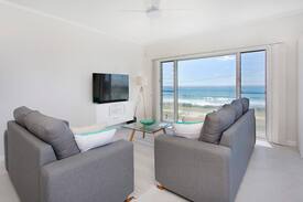 Warilla Apartment | FENG - On Warilla Beach