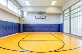 West Town Apartment | River North/Fulton Market HighEnd Pool/HotTub Gym