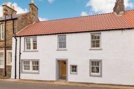 Lower Largo Cabin | The Old Post Office cottage situated in Largo Bay