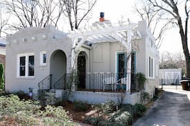 Greensboro House | Holliday House - A Charming Sunset Hills Bungalow