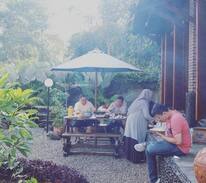 Cileles House | Saung aksara.