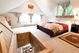 Sidney House | Sidney Bird House Guest Suite
