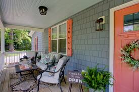 Ware Neck House | Welcome to "Miss Bee Haven"
