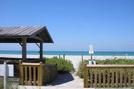 Golden Beach Apartment | Vintage Beach Hideaway at Golden Beach Venice
