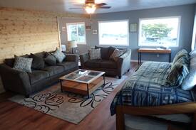 Gold Beach Cabin | Eagle Bay Rentals - Eagle's Nest