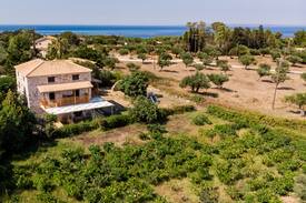 Xirokastello Cabin | Αμπελόκλημα - Ευρύχωρο διαμέρισμα με ωραία θέα