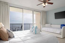 Long Beach House | Majestic Beach Resort 1-1912