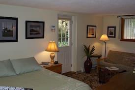 Ogunquit House | The Belm House - Gaslight Studio Apartment