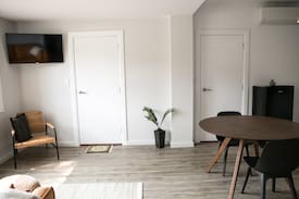 Terrigal House | Treetop Sanctuary, modern and nice walk to beach